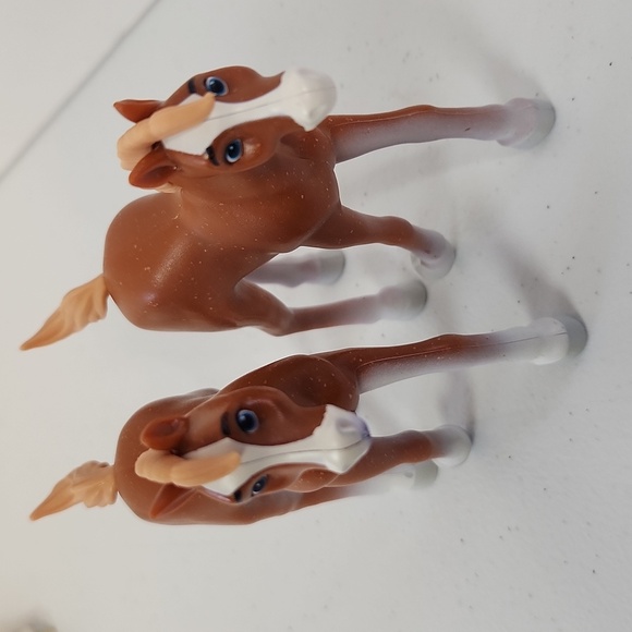 Just Play Spirit Riding Free Feed & Nuzzle 4" Foal Toy Action Figure Lot of 2 - Picture 2 of 6
